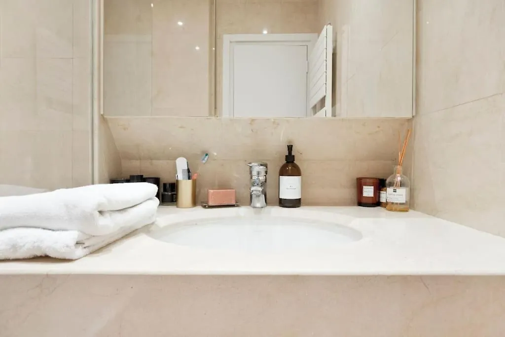 Appartement De Luxe 1 Chambre Tour Eiffel Avec Balcon Paris