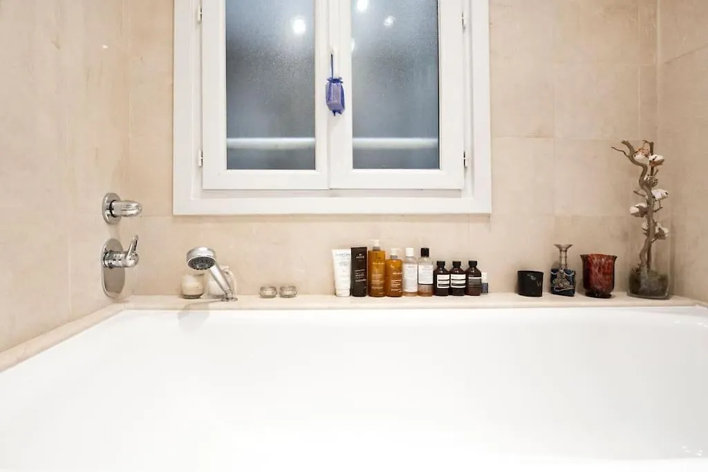 Appartement De Luxe 1 Chambre Tour Eiffel Avec Balcon Paris 0*,  France