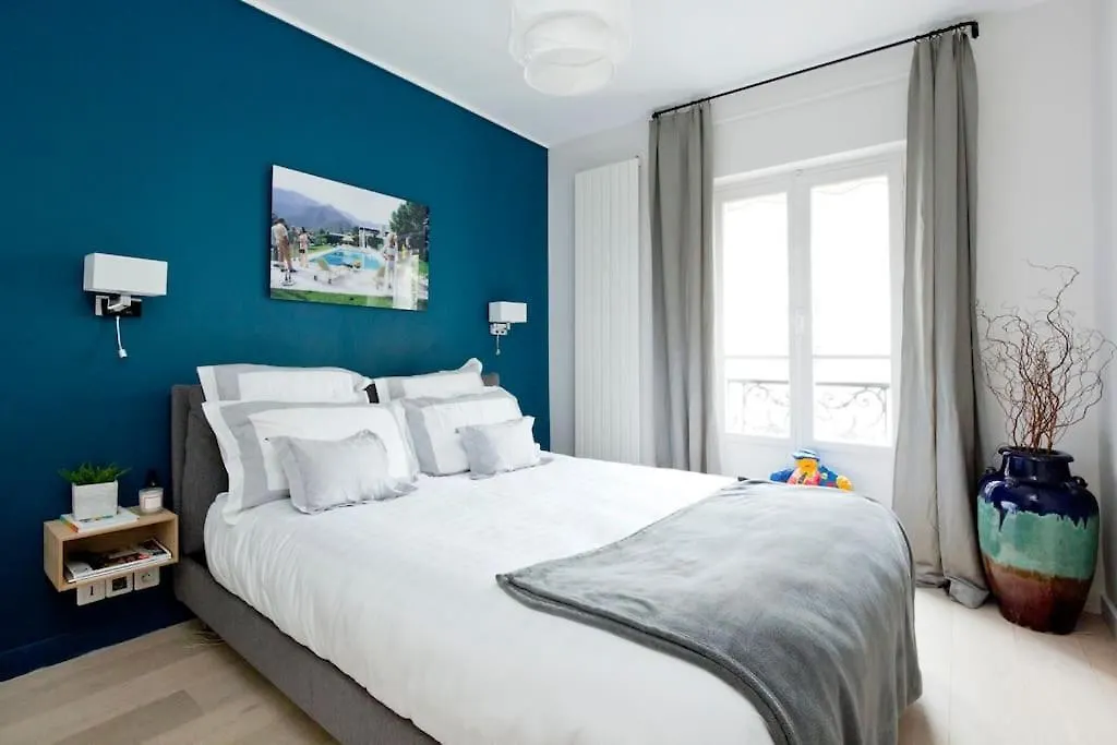 Appartement De Luxe 1 Chambre Tour Eiffel Avec Balcon Párizs Apartman