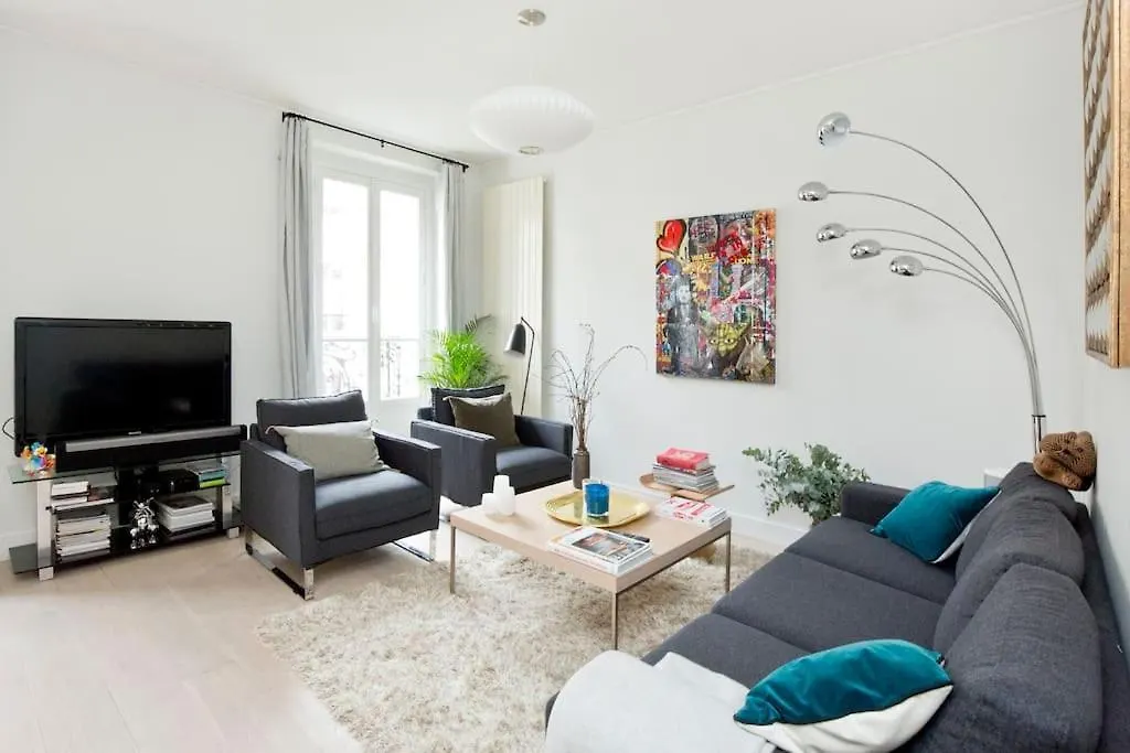 Appartement De Luxe 1 Chambre Tour Eiffel Avec Balcon Párizs